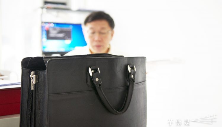 給:認為中國非敵國的錯亂者