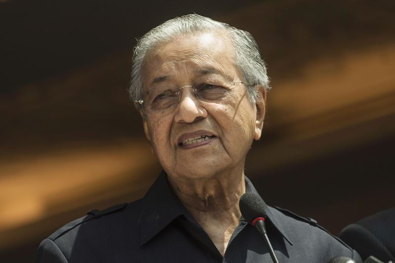 馬哈地記者會上突流鼻血 94歲高齡健康受矚 | 芋傳媒 TaroNews