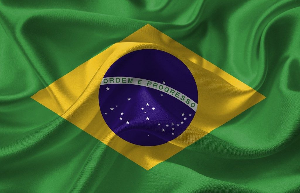 巴西大選現任總統民調低 搶攻社群媒體鞏固基本盤