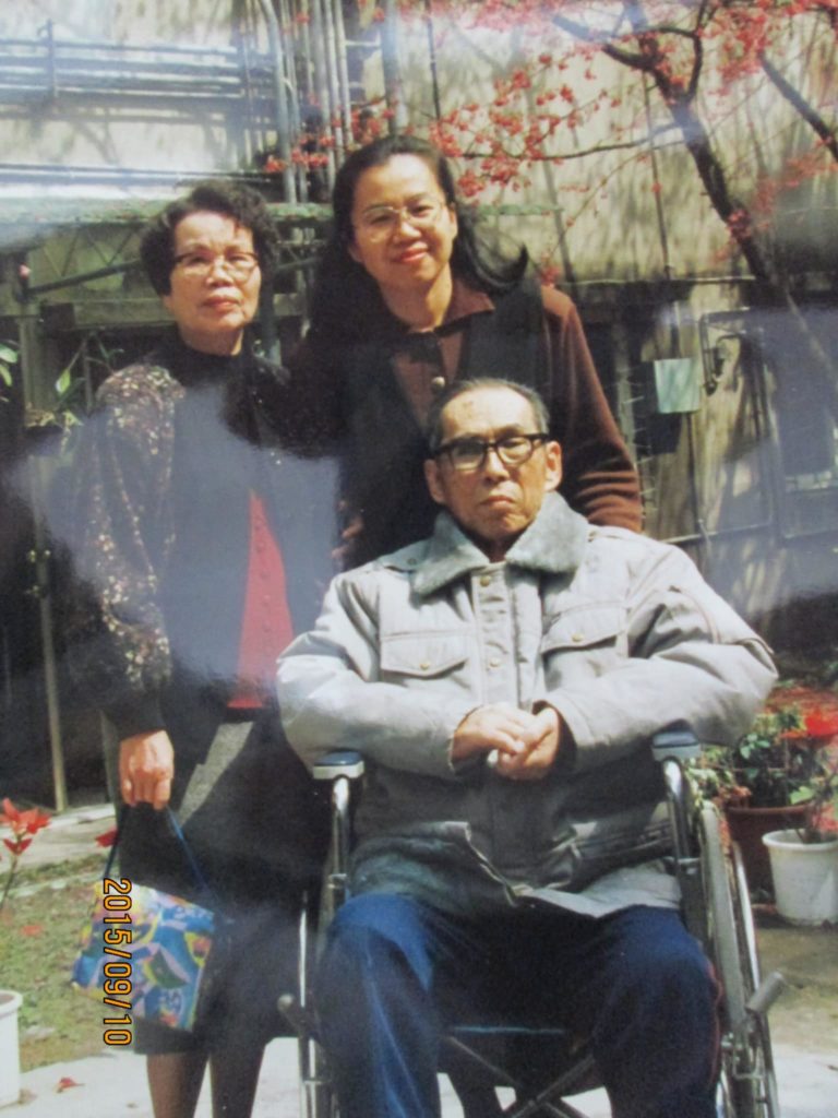 張彥勳與夫人陳桂葉及女兒張千黛。