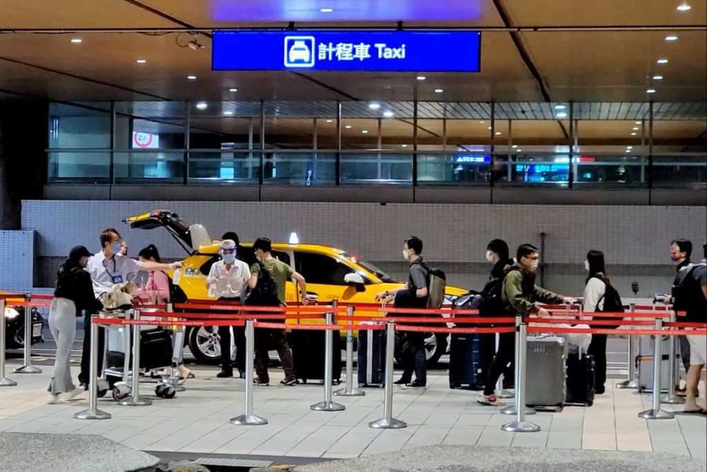 指揮中心擬採檢自中國入境旅客  蘇貞昌促做好規劃