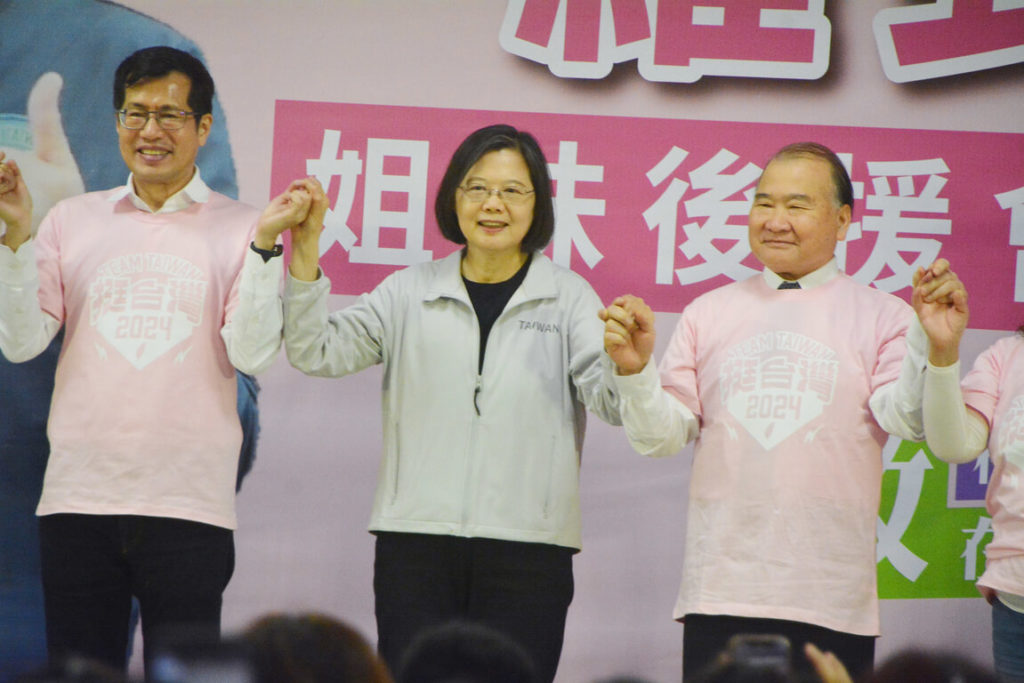 蔡總統挺羅致政 籲國會過半續執政帶領台灣