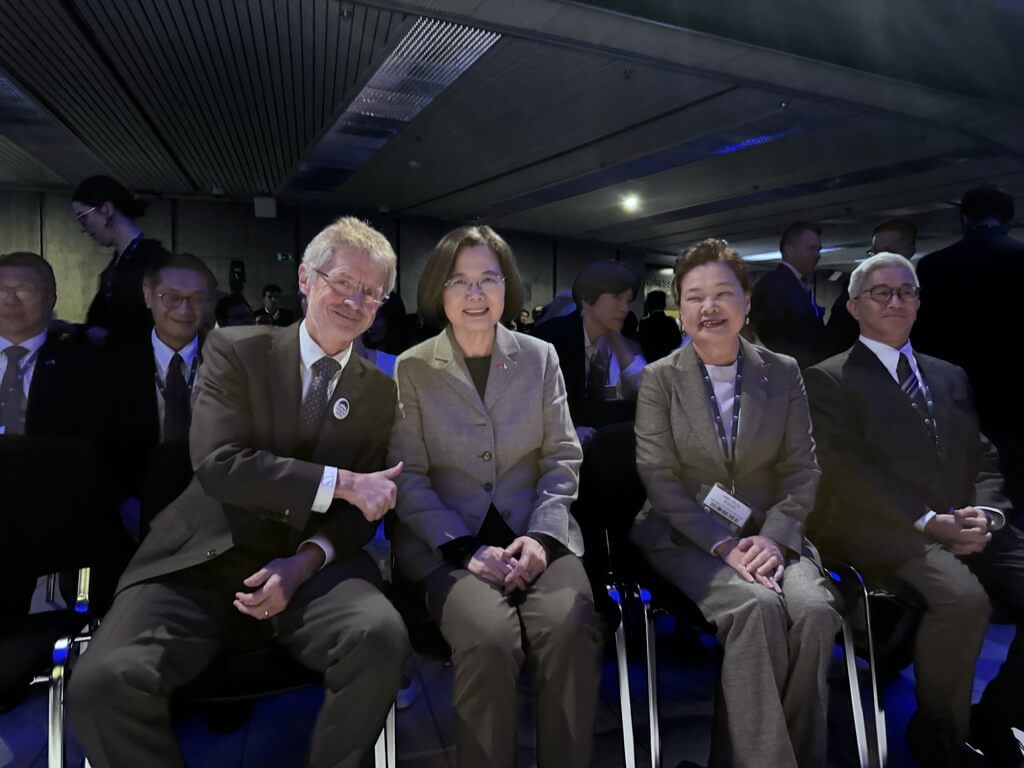 捷克公元兩千論壇開幕晚會蔡英文與維特齊互動密切– 芋傳媒TaroNews