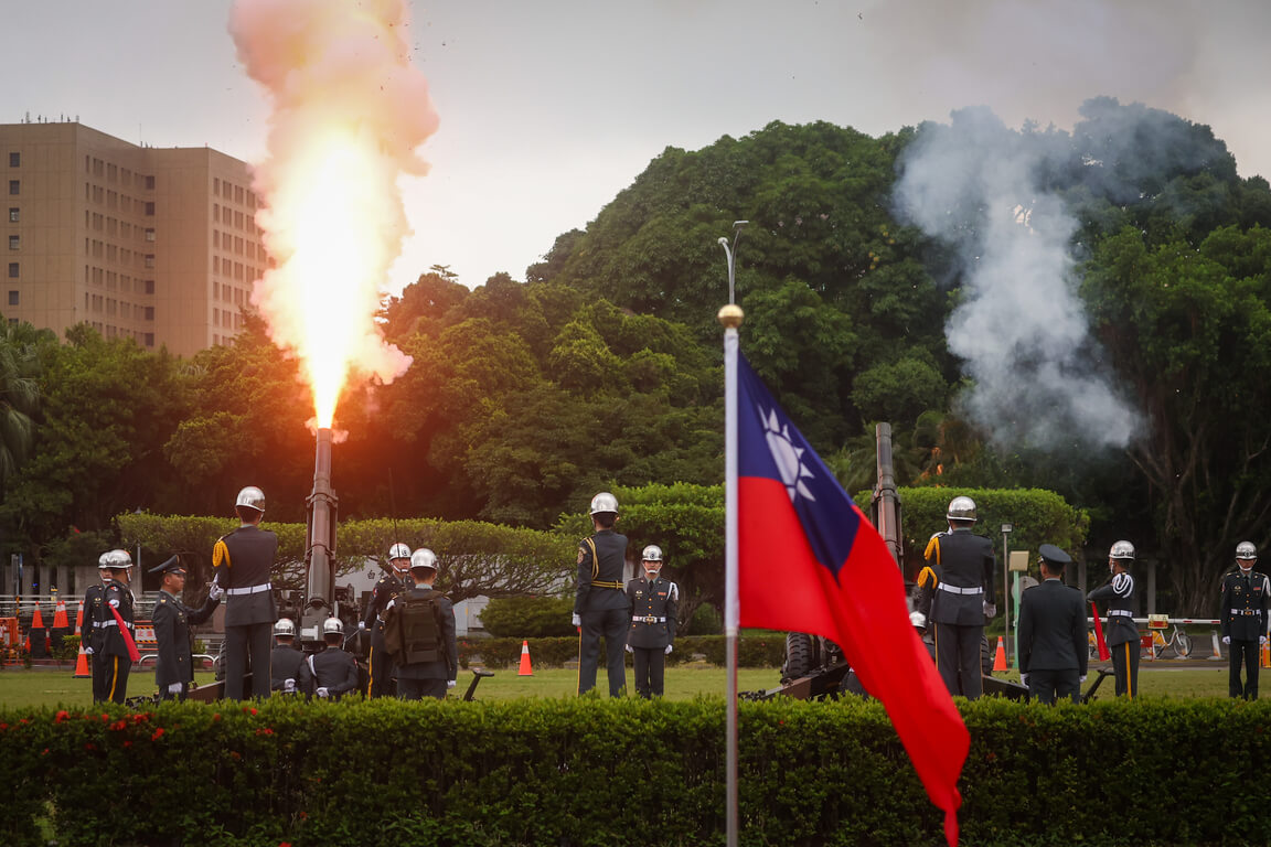 冒雨歡迎馬紹爾總統林佳龍：馬國文化雨水為祝福– 芋傳媒TaroNews